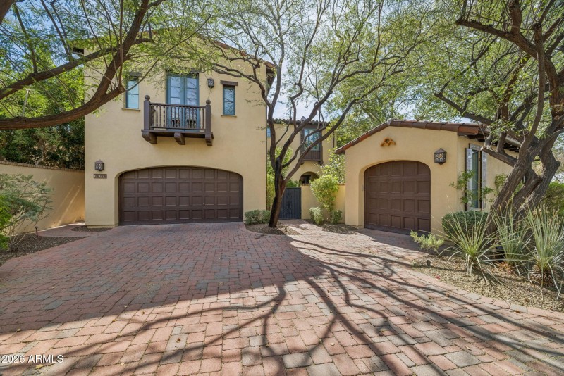 10-web-or-mls-10310-e-sierra-pinta-dr