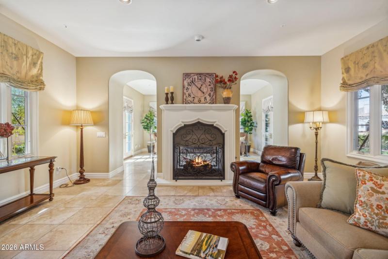 16-web-or-mls-10310-e-sierra-pinta-dr