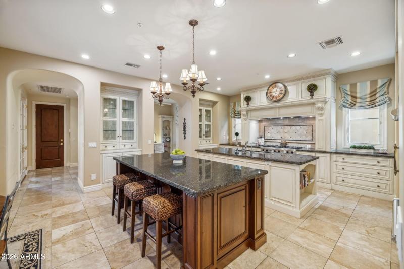 31-web-or-mls-10310-e-sierra-pinta-dr