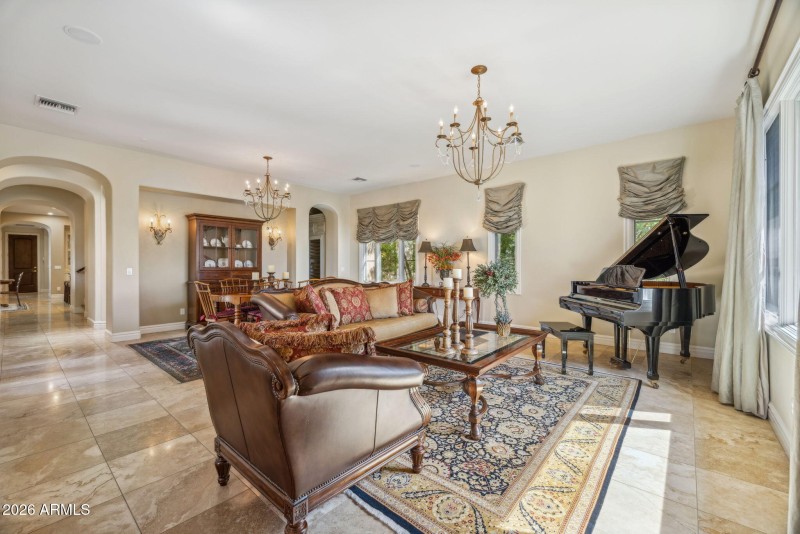 36-web-or-mls-10310-e-sierra-pinta-dr