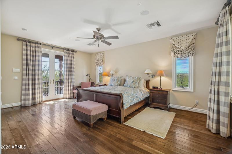 44-web-or-mls-10310-e-sierra-pinta-dr