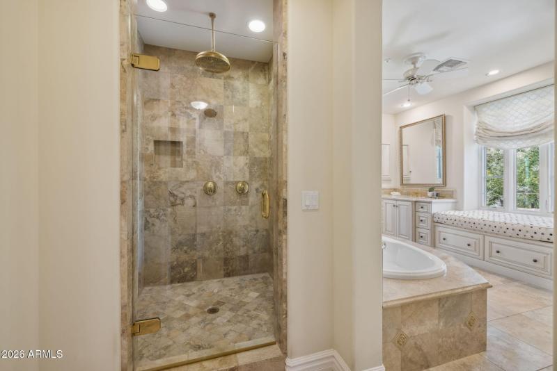 50-web-or-mls-10310-e-sierra-pinta-dr