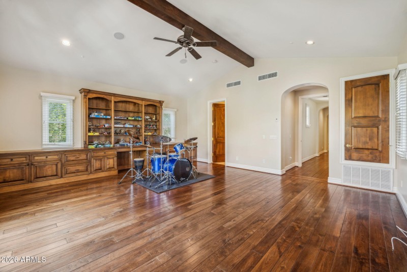 54-web-or-mls-10310-e-sierra-pinta-dr