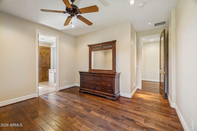 70-web-or-mls-10310-e-sierra-pinta-dr