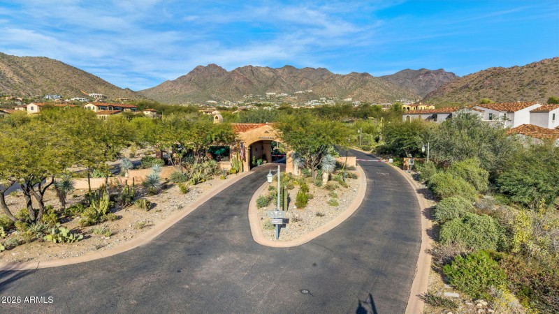 112-web-or-mls-10310-e-sierra-pinta-dr