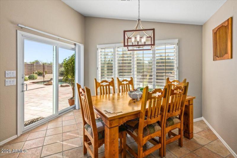 18-Dining Room Views