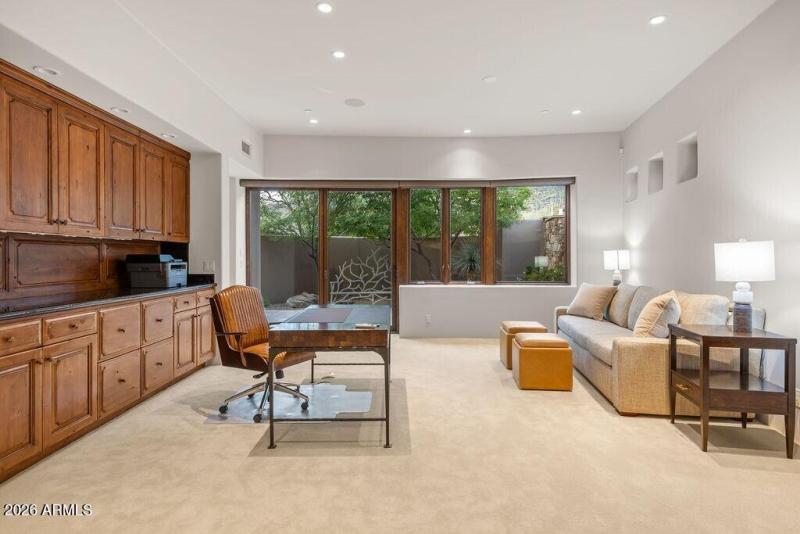 028_Office ~ Guest Ensuite ~ Patio