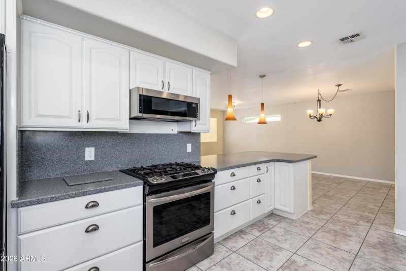 10215 W Mountain View Rd - 08