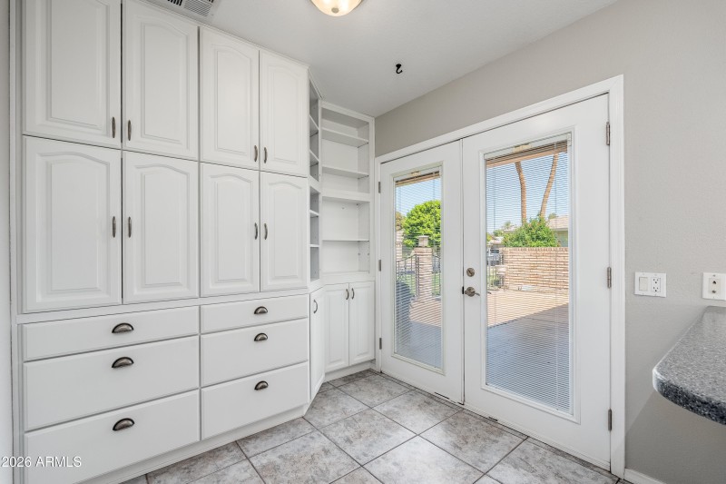 10215 W Mountain View Rd - 10