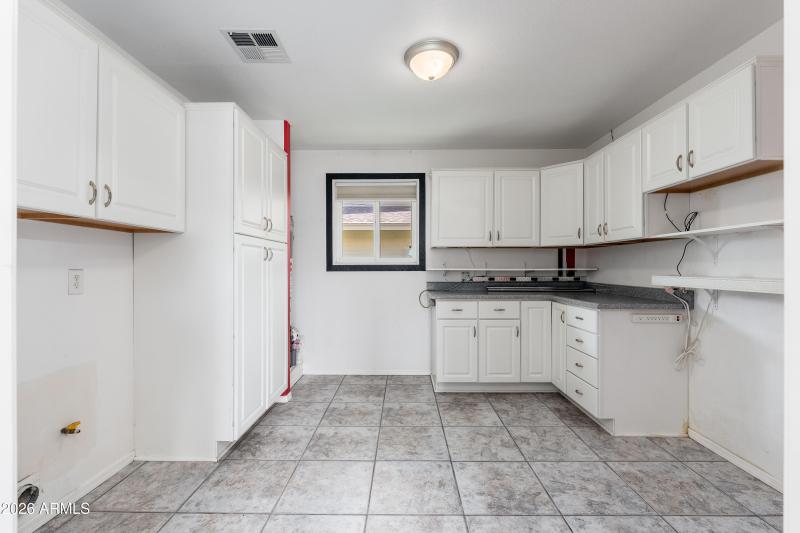 10215 W Mountain View Rd - 11