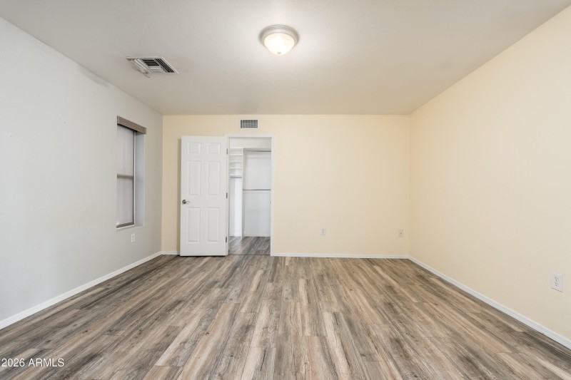 10215 W Mountain View Rd - 19