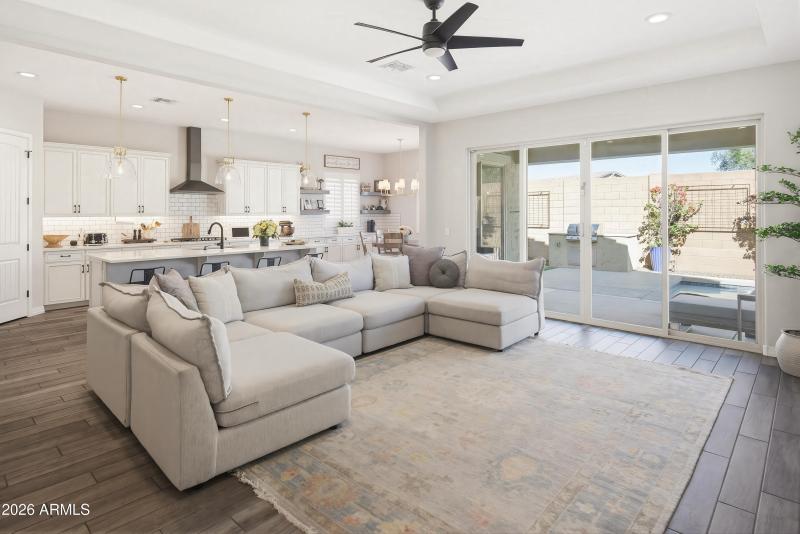 14606 W Corrine Dr-13