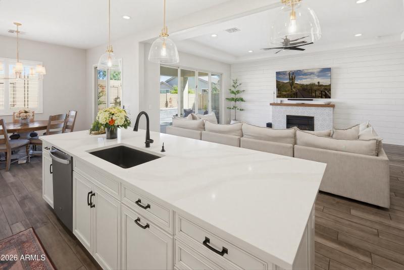 14606 W Corrine Dr-17