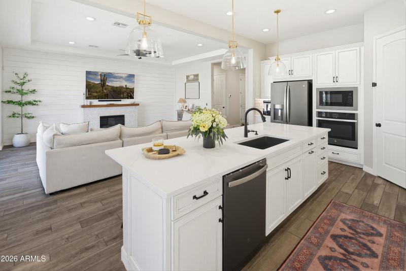 14606 W Corrine Dr-18