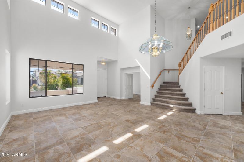 07-486-E-Windsor-Dr-7