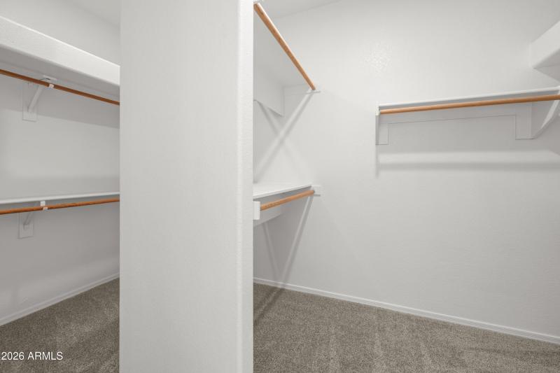 19-486-E-Windsor-Dr-19