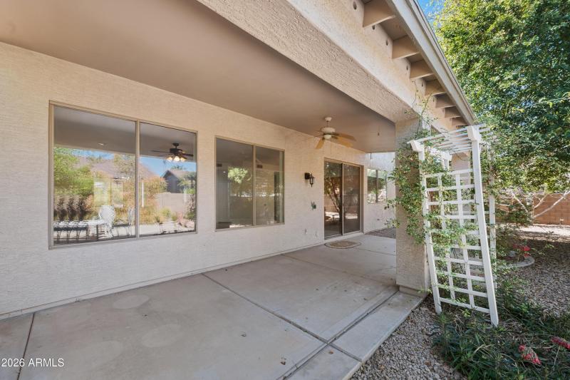 32-486-E-Windsor-Dr-32