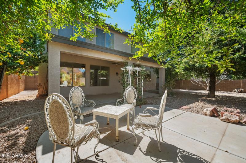 33-486-E-Windsor-Dr-33