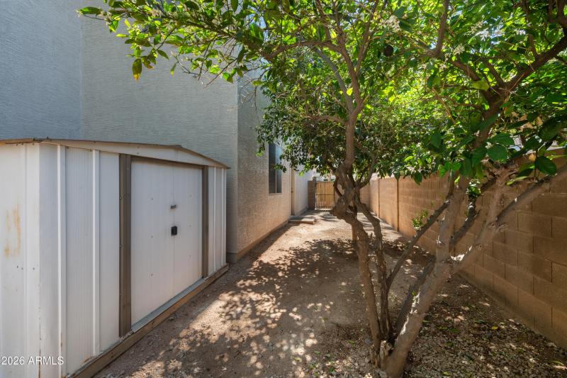 36-486-E-Windsor-Dr-36