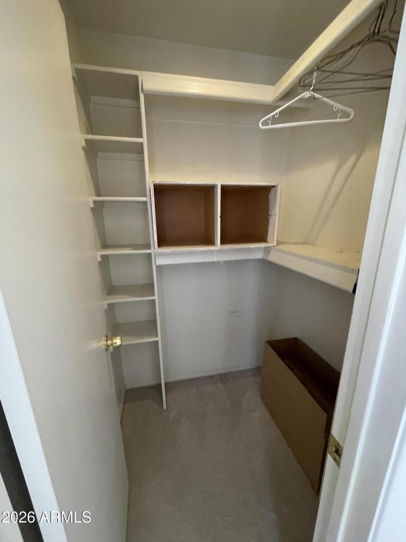 BR2 * WALK-IN CLOSET