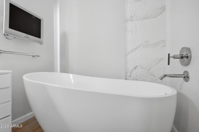 Primary Stand Alone Tub