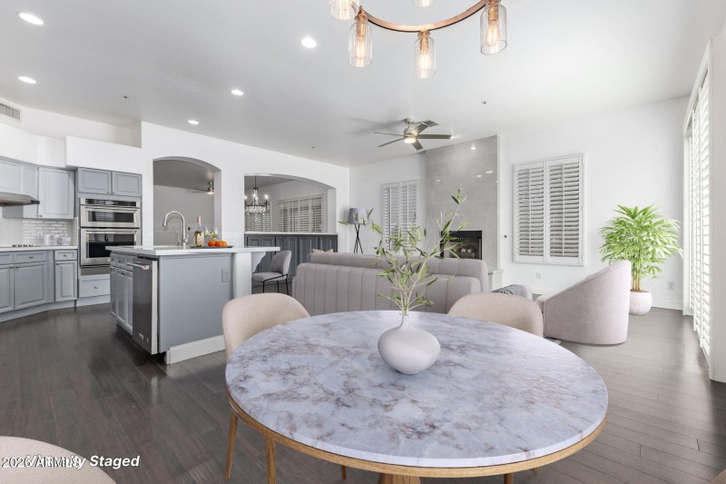 watermark_RF_7700_E_Princess_Dr_31-Princ