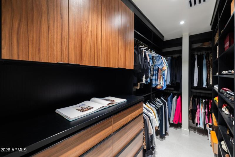 Incredible Custom Closet