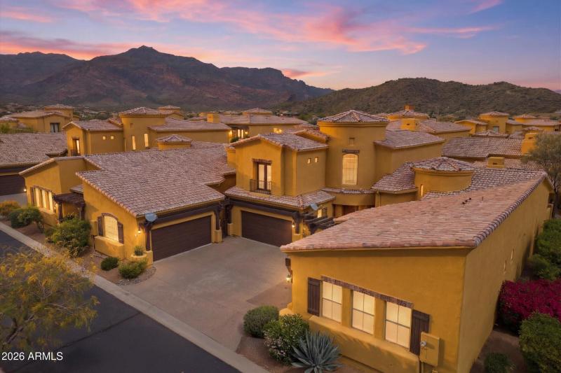 03-DJI_0884_twilight_121d2864-1b32-483e-