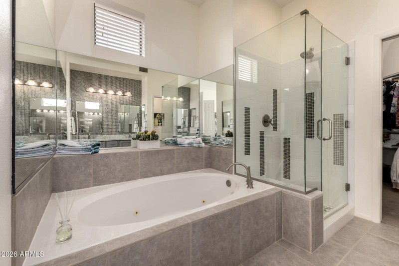 19 Master Bathroom