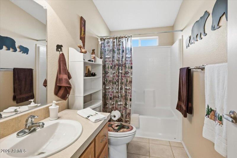 15-Guest Bathroom