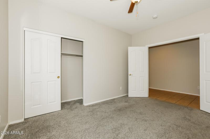 014-photo-bedroom-15179181