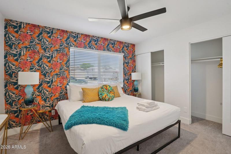 33-web-or-mls-E Clarendon Ave-L0403-033