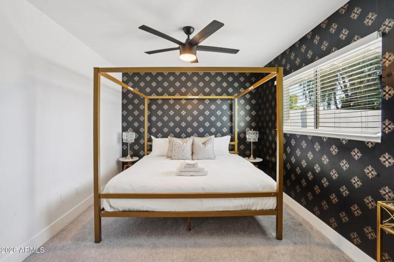 23-web-or-mls-E Clarendon Ave-L0403-023