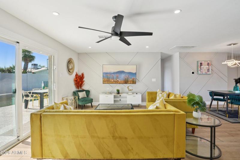 8-web-or-mls-E Clarendon Ave-L0403-008