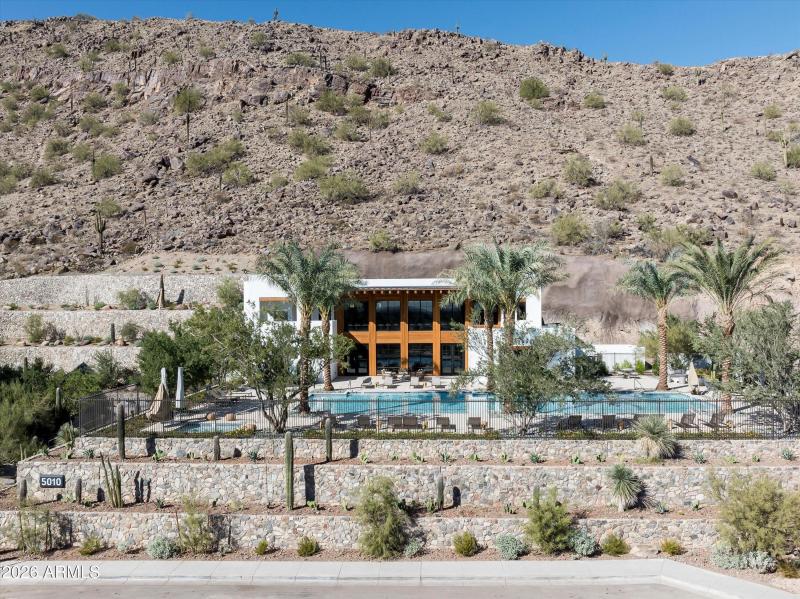 064_Community Clubhouse Pool