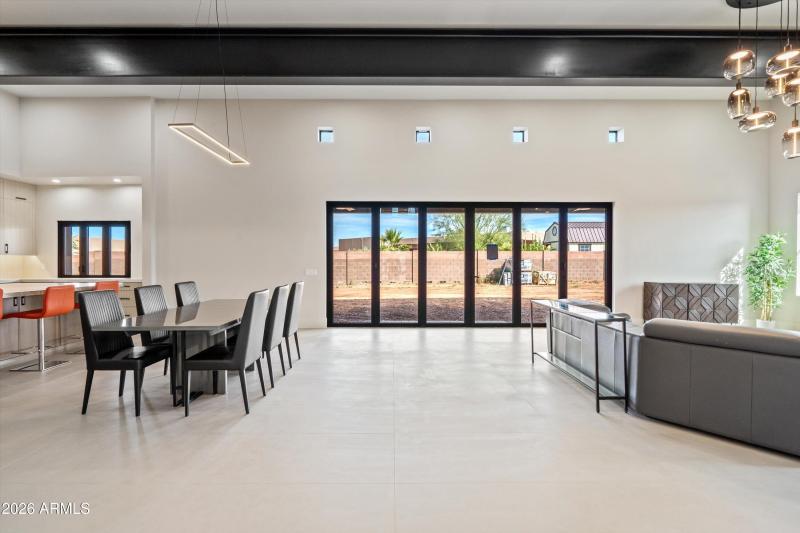 18-Living to Breakfast Nook