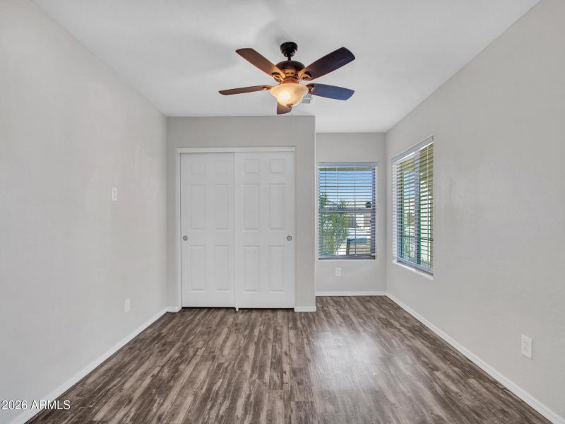 04-Front-bedroom-(1)