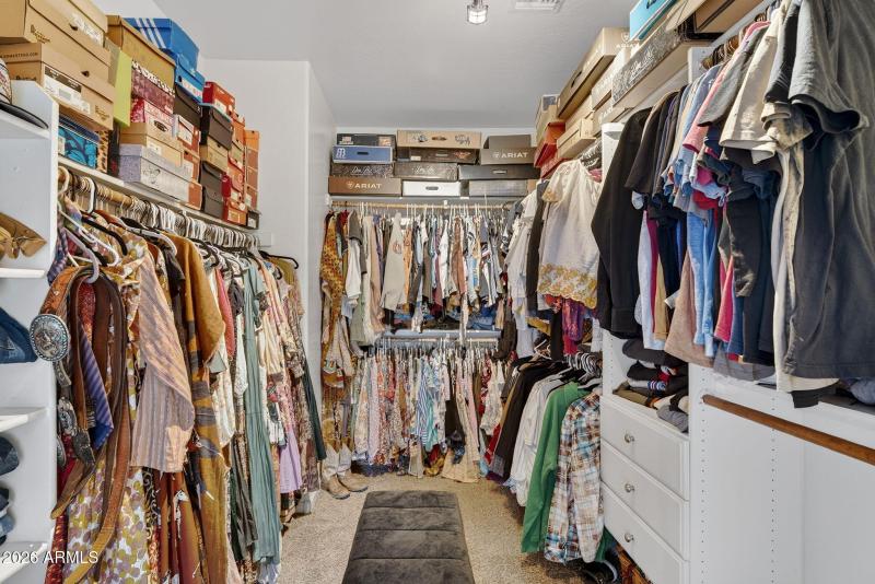 HUGE CLOSET WITH DRAWERS