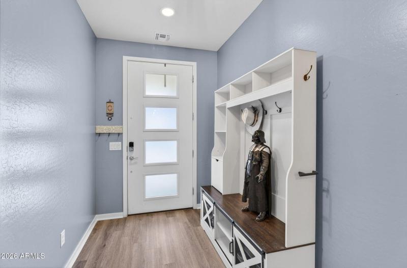 6-web-or-mls-05E Resistance Ave