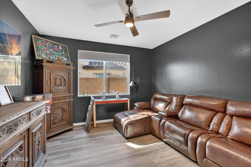 9-web-or-mls-11E Resistance Ave