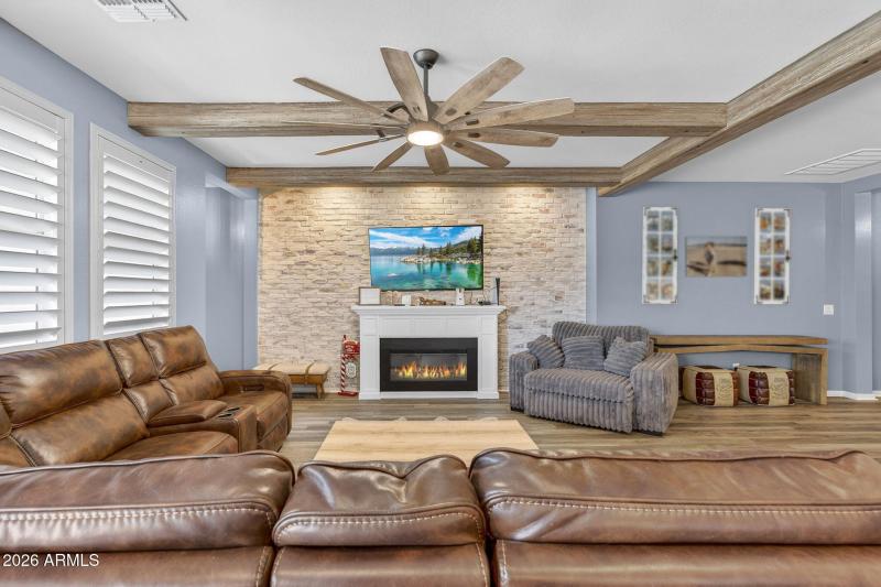 11-web-or-mls-27E Resistance Ave