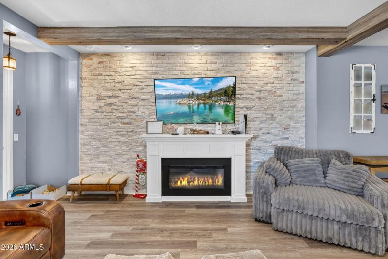 16-web-or-mls-32E Resistance Ave