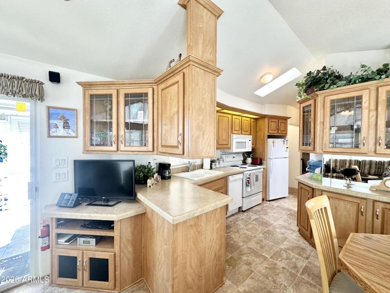 TV/ENTERTAINMENT AREA