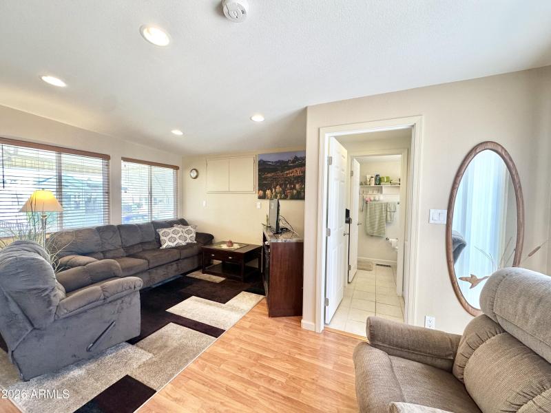 AZ ROOM BATHROOM ENTRY