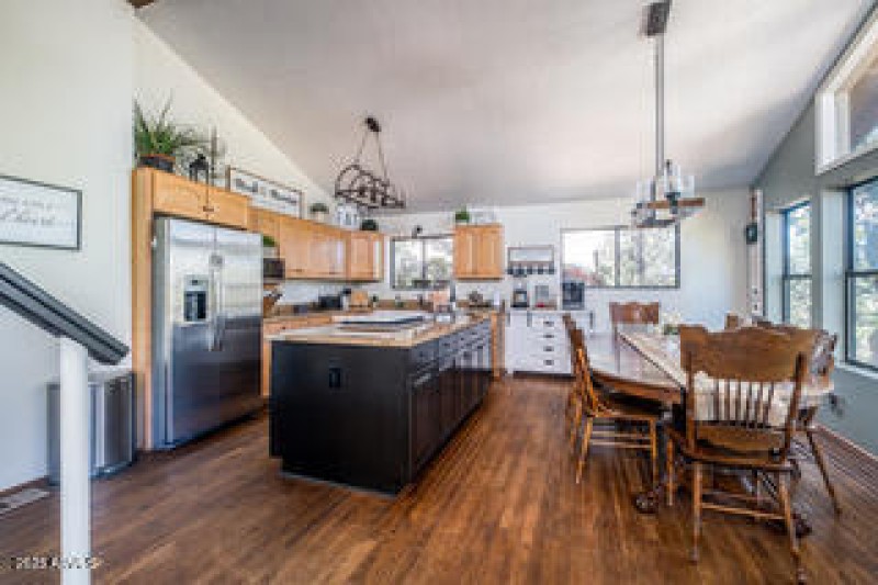 17845 Silverlake 016