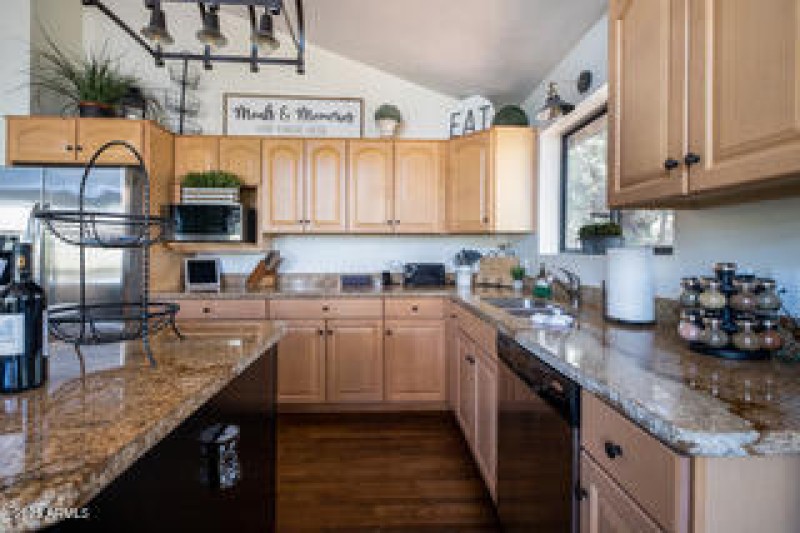 17845 Silverlake 021