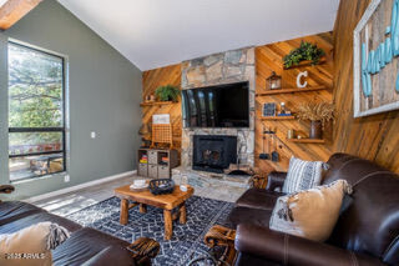 17845 Silverlake 009