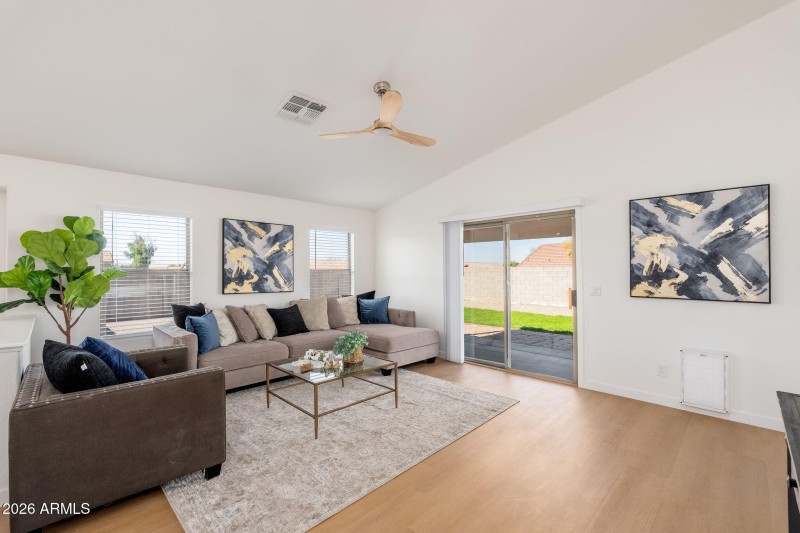 1704 E South Mountain Ave - 16