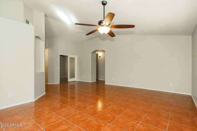 003-photo-living-room-15182427