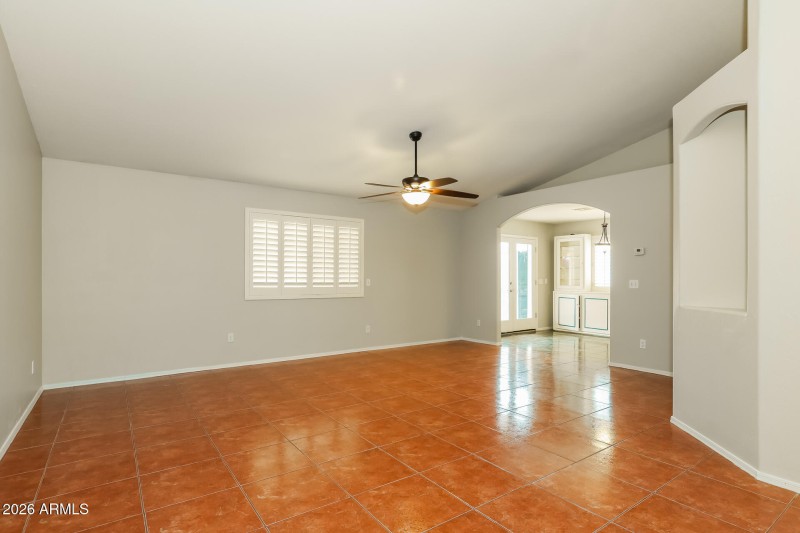 004-photo-living-room-15182430